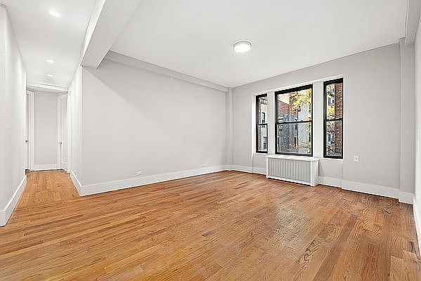 1st image of 949 W End Ave APT 4C