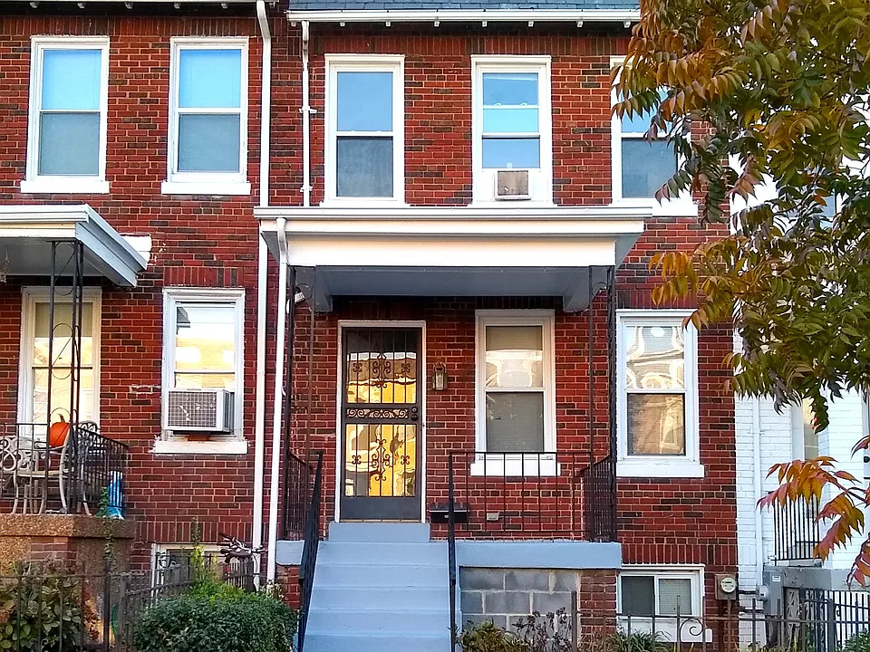 1121 Oates St NE