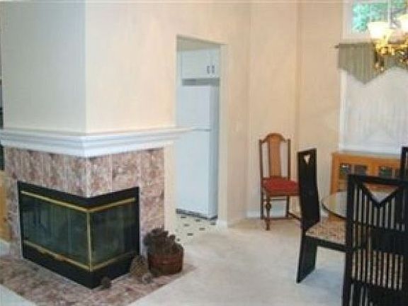 4th image of 18 Golf View Ln #13
