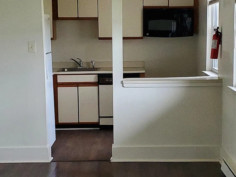 56A Oxford Vlg #56A — Photo 5