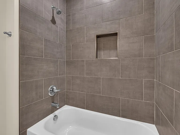 702 Moore St — Photo 19