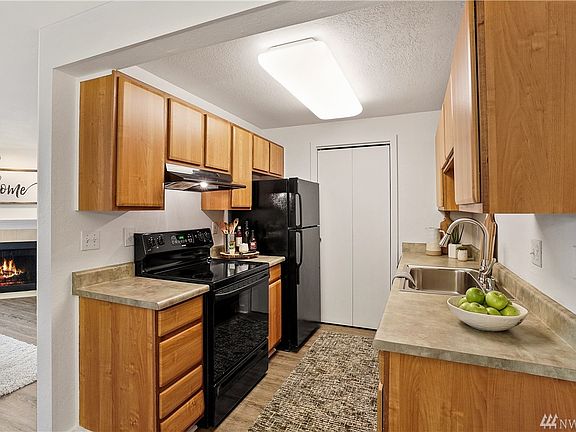 4th image of 16817 Larch Way Unit F103