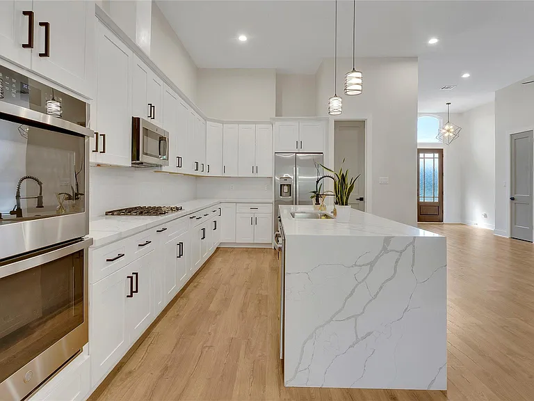 73 Wyndemere Dr — Photo 7