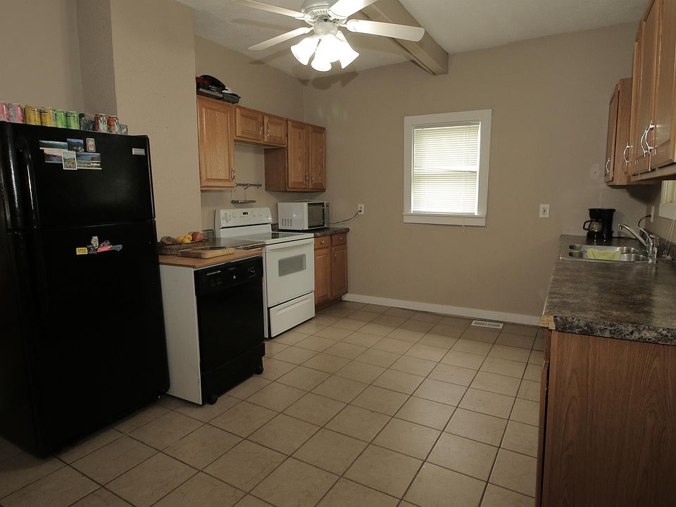 1st image of 3946 Booth St #1B