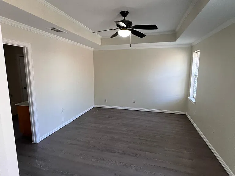 1116 Oak Grove Ln — Photo 8