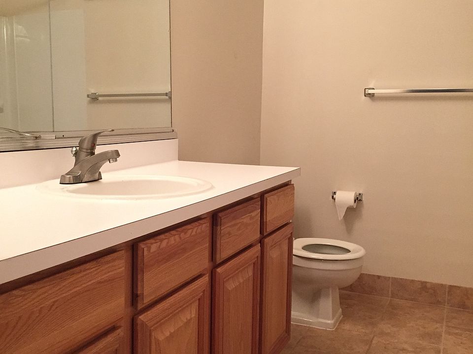 Apt 603 Bathroom