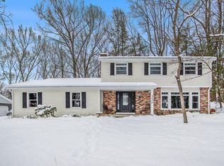 350 Horseshoe Ct, Plainwell, MI