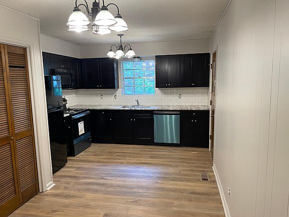 3rd image of 613 Mimi Ln APT A