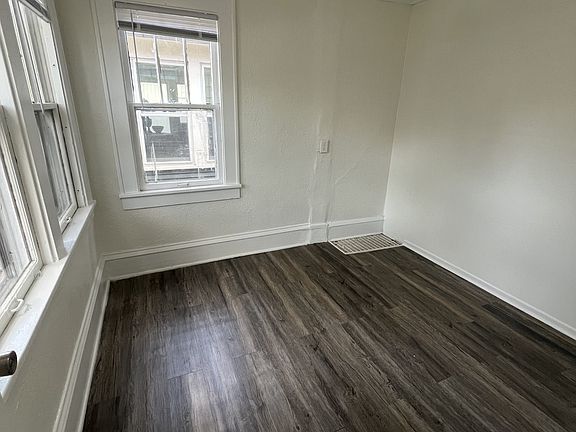 5th image of 571 Charles Ave