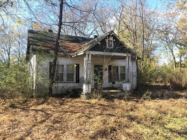 1008 Twin Creek Rd, Charlotte, TN 37036