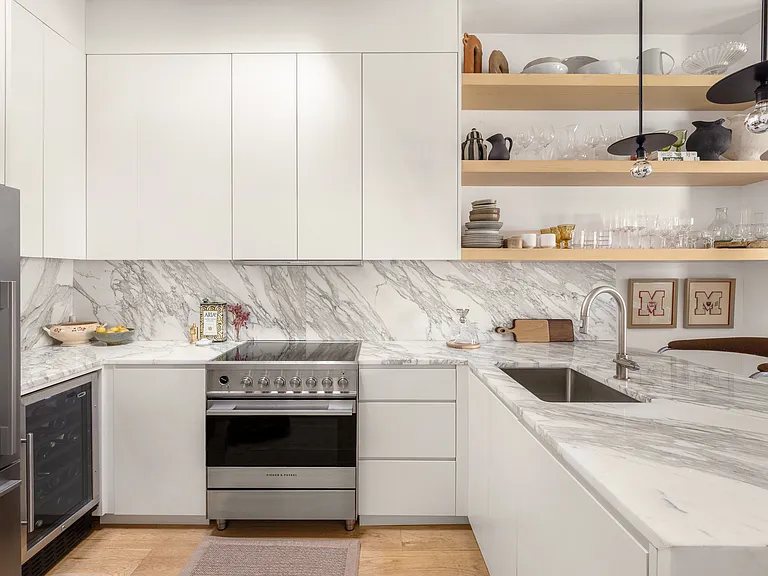 450 W 20th St #PENTHOUSE — Photo 4