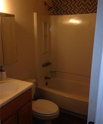 4th image of 20947 Hollywood St