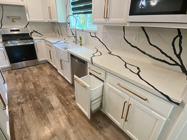 2995 Stable Dr — Photo 7
