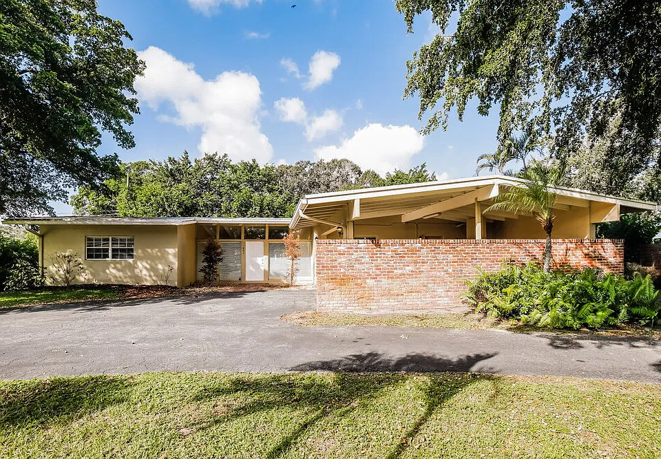 841 Camellia Ct