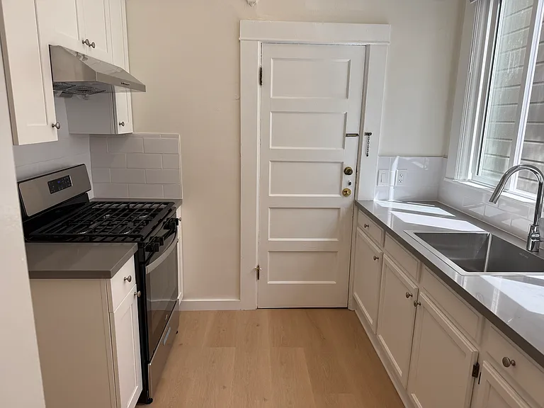 1871 Sacramento St #2 — Photo 3