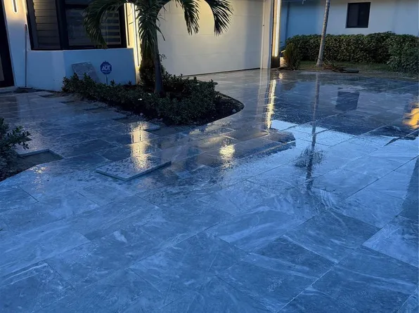 5641 Bayview Drive, Fort Lauderdale, FL 33308