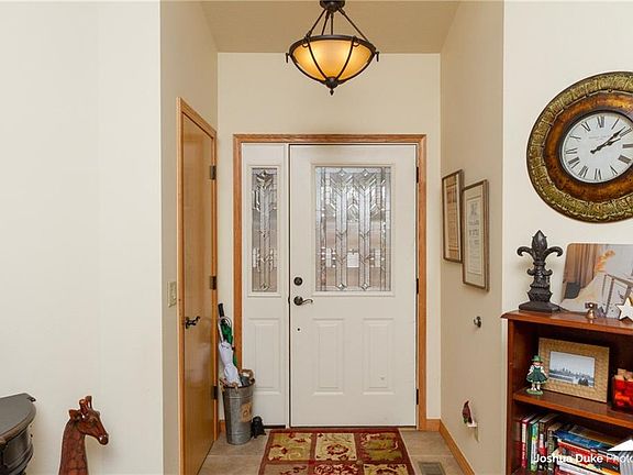 3rd image of 3 Hollym Cir