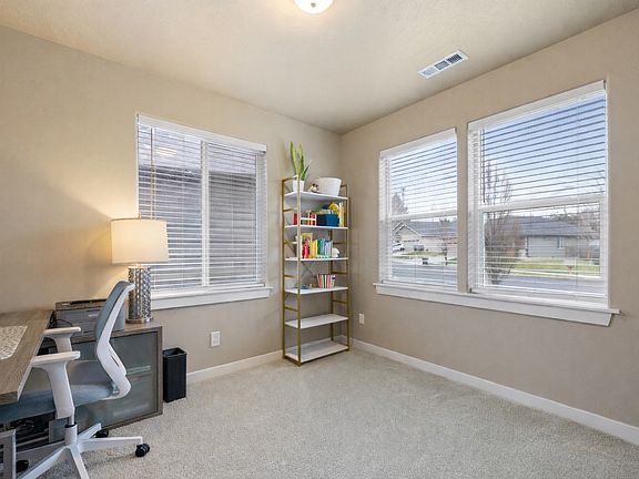 4th image of 2214 Leonard Drive