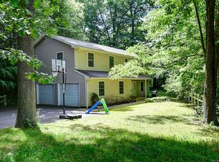 860 Neipsic Rd, Glastonbury, CT 06033