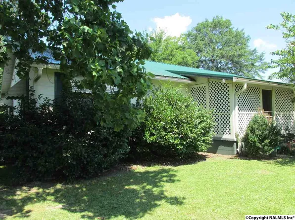 109 King St, Centre, AL 35960