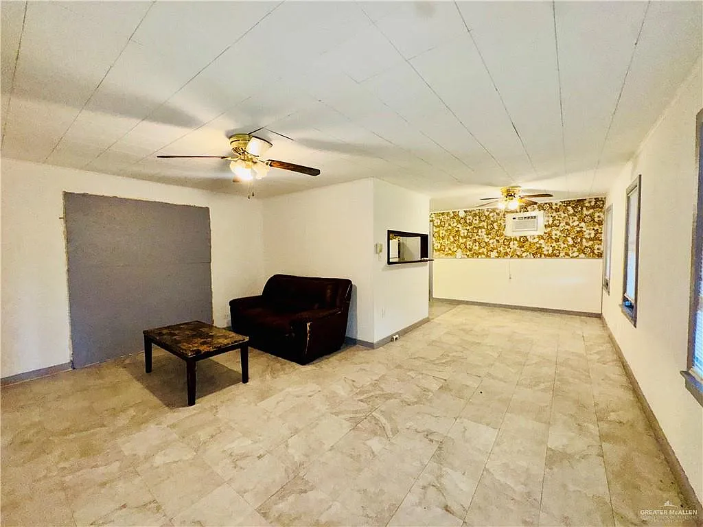 3 bed, 2.0 bath, 1292 sqft, $1,275 — Photo 2