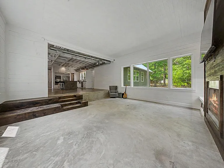 160 Delcrest Dr — Photo 10