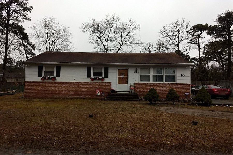 1st image of 16 Sparrow St