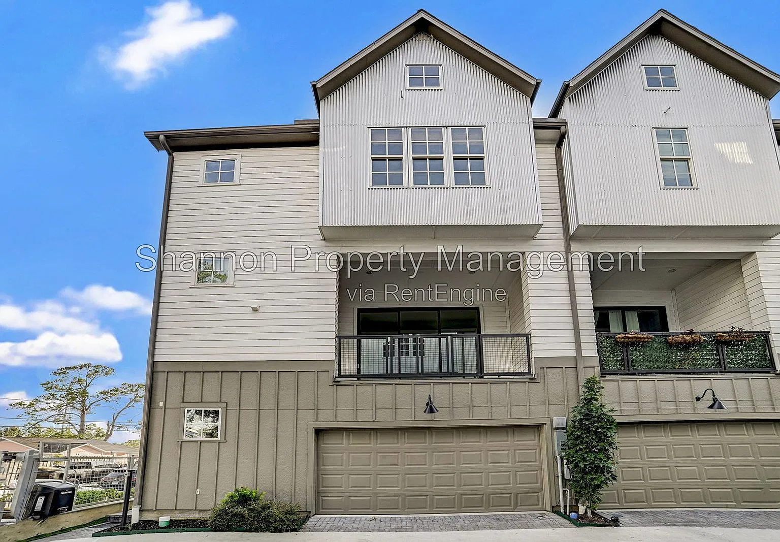 3 bed, 3.5 bath, 2318 sqft, $3,225 — Photo 2