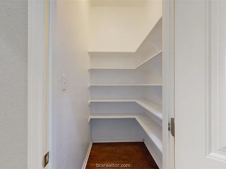 2706 Horse Haven Ln — Photo 14