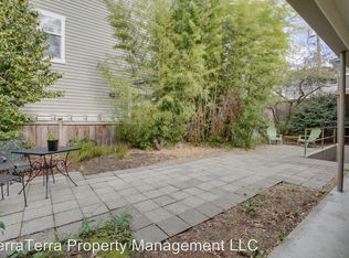 1410 E Howell St APT 11, Seattle, WA 98122