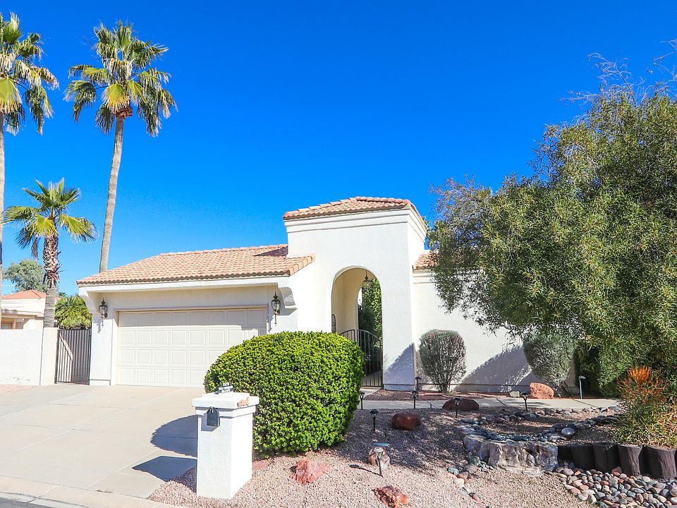1st image of 25219 S Cloverland Dr