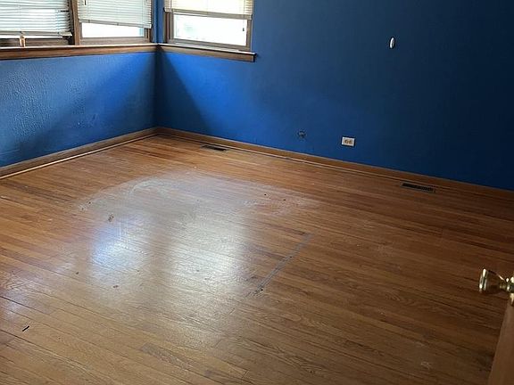 4th image of 9536 S Meade Ave