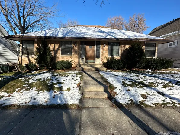 6928 Terrace Ct, Milwaukee, WI 53213