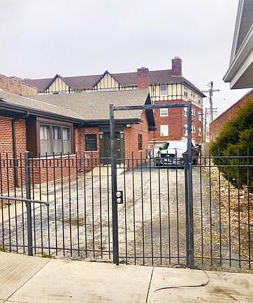 3rd image of 6910 W Windsor Ave #12