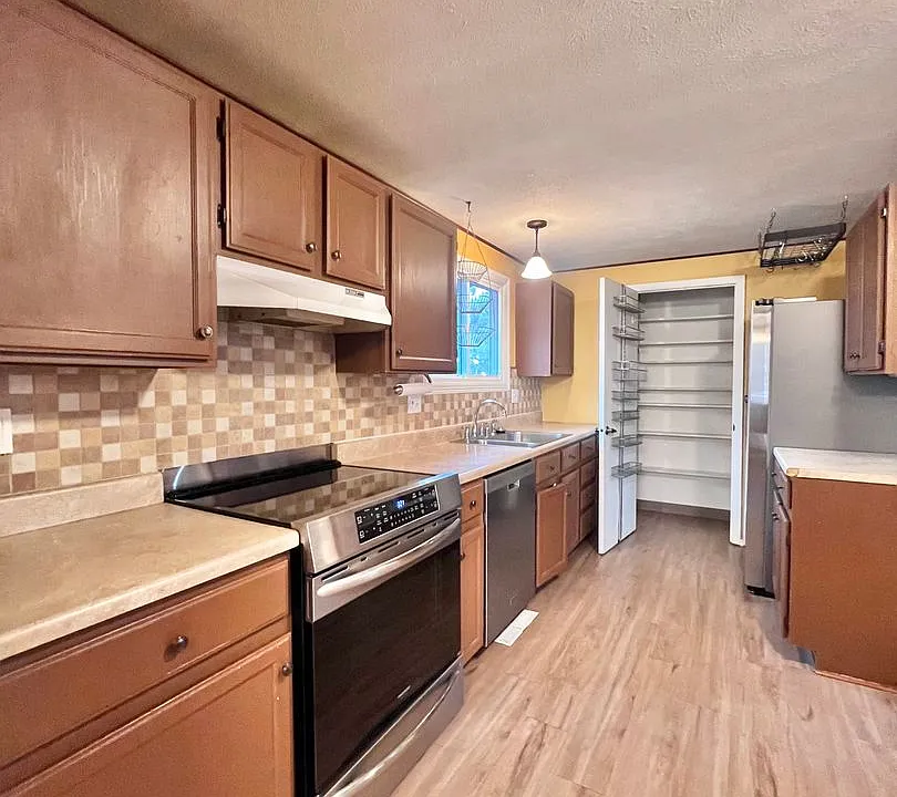 3200 Kittery Ct