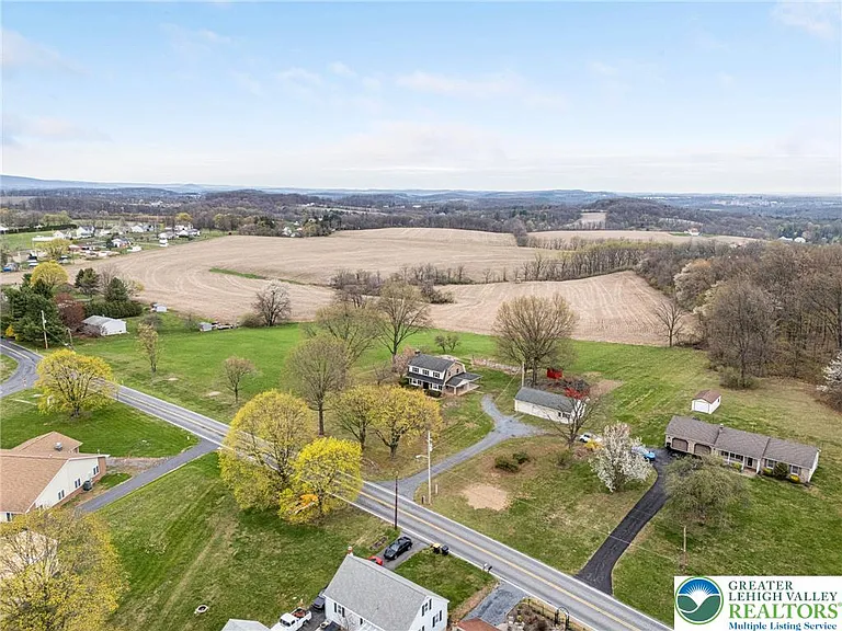 301 Ontelaunee Dr — Photo 15