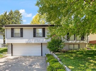 9374 Maplewood Blvd, Omaha, NE 68134