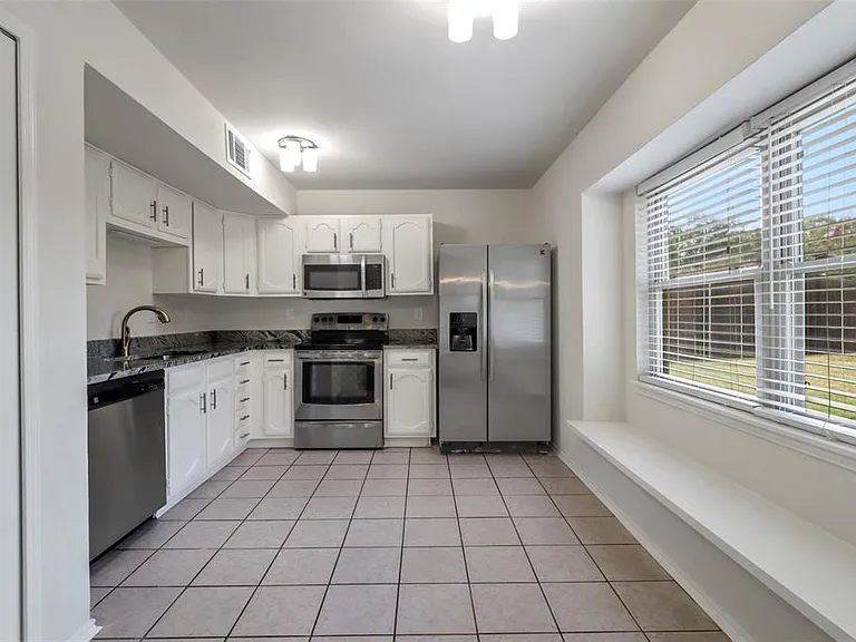 2601 Knoll Trl — Photo 26