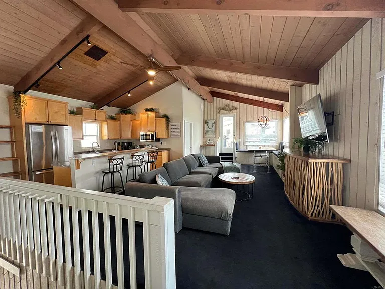 724.5 Dover Ct — Photo 9