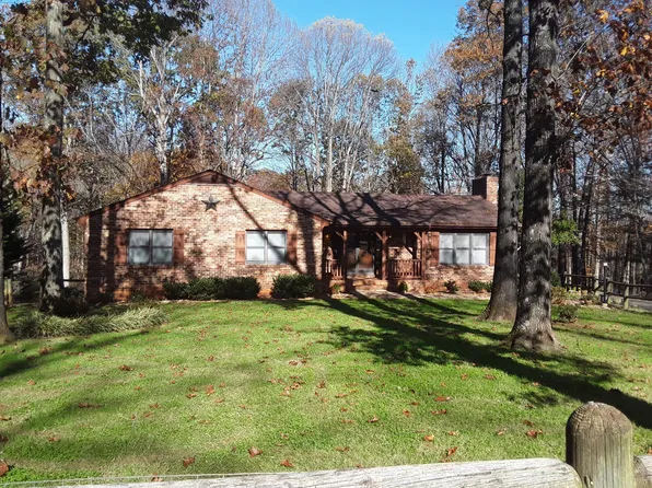 304 Cameron Rd, Forest, VA 24551