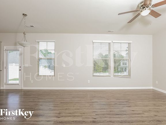 2nd image of 104 Eastern Teal Dr