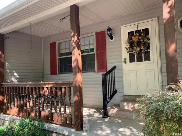 16 Victoria Ln, Jacksonville, IL 62650