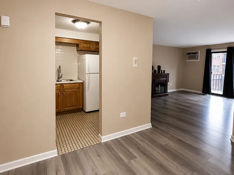 2320 N Nordica Ave #104D — Photo 2