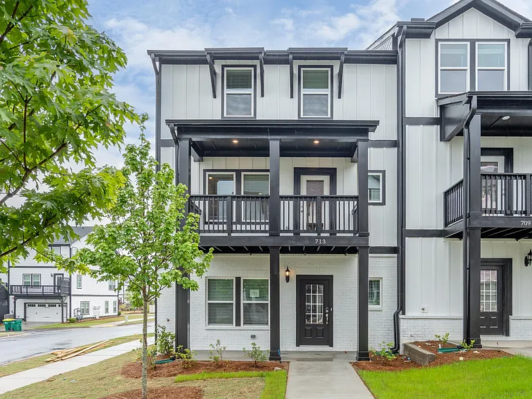 713 Mulberry Walk — Photo 1