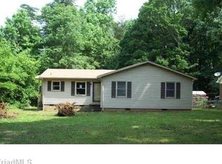 3800 Frazier Rd, Greensboro, NC 27407