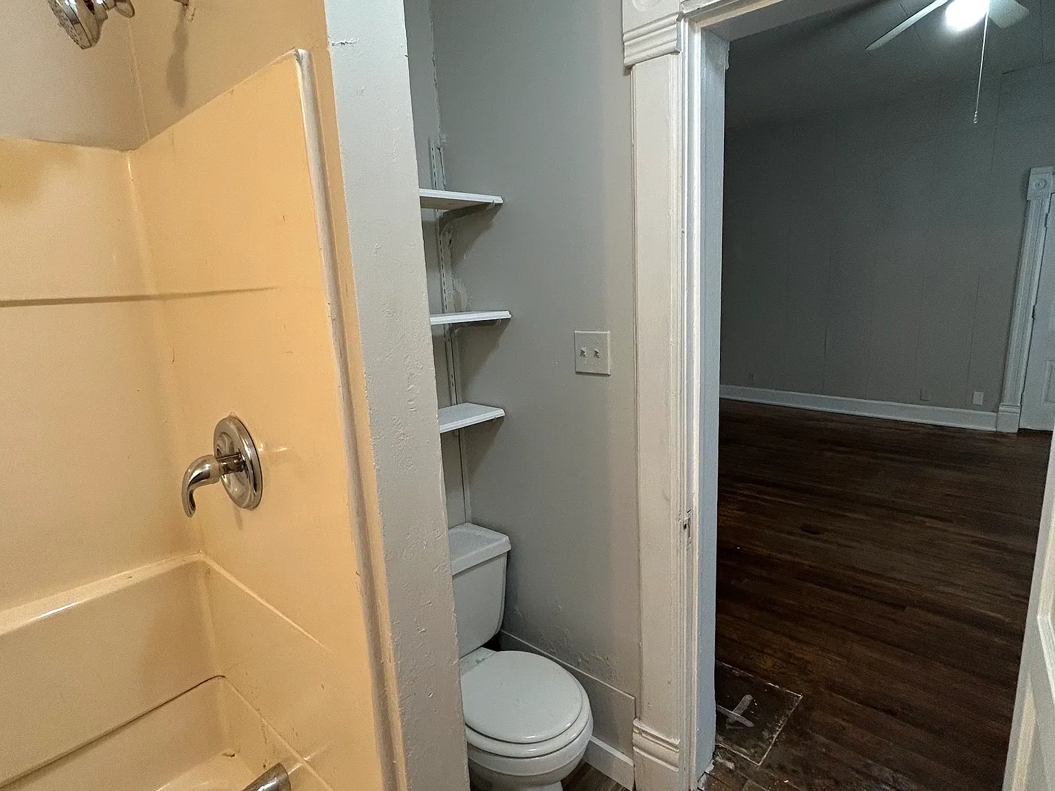 Studio, 750 sqft, $850 — Photo 2