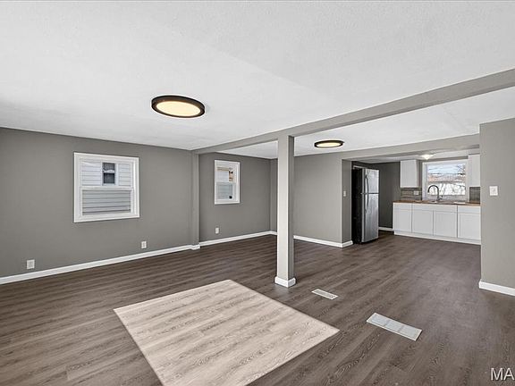 3rd image of 1825 Muren Blvd