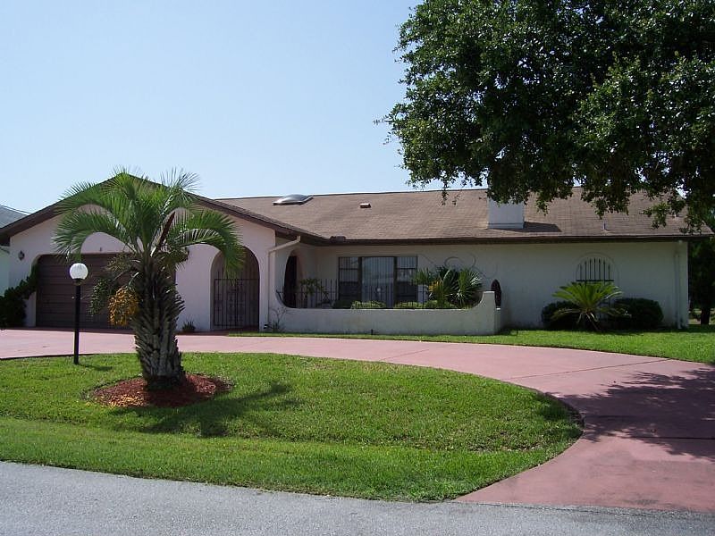 1st image of 8 Chesney Ct
