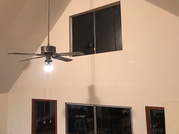 2nd image of 2581 Barrow Ln