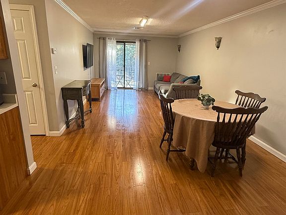 3rd image of 1536 Blackstone Drive